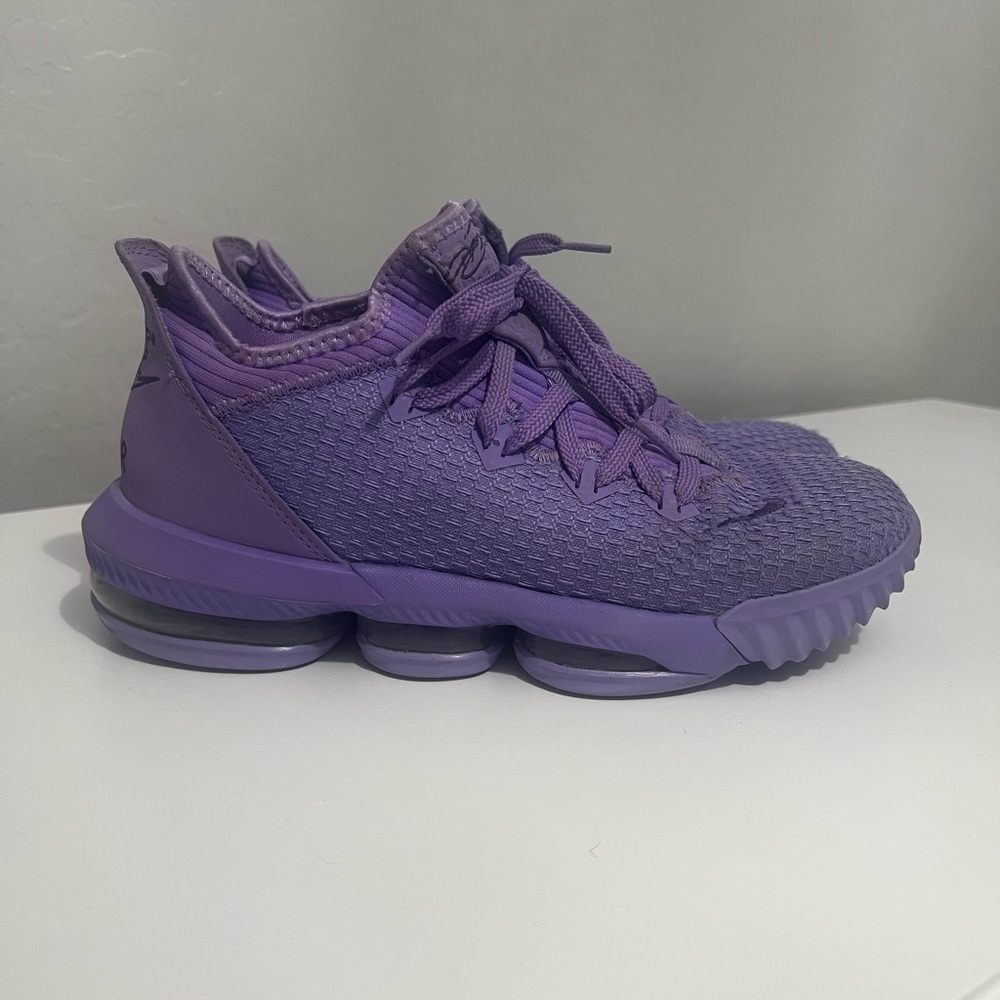 Size 8 - Nike LeBron 16 EP Low Atomic Purple